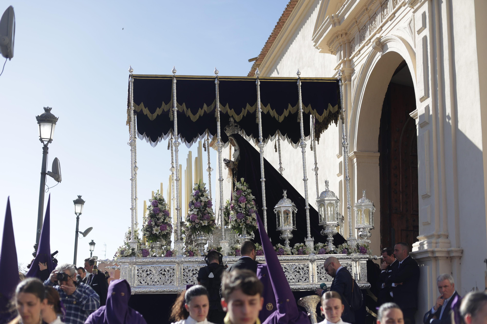Imágenes de la Hermandad del Descendimiento en la Semana Santa de Huelva 2023