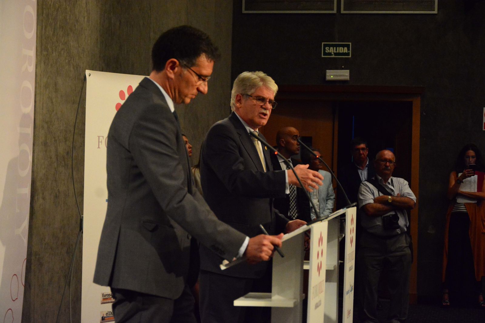 Las imágenes del ministro Alfonso Dastis en el Foro Joly