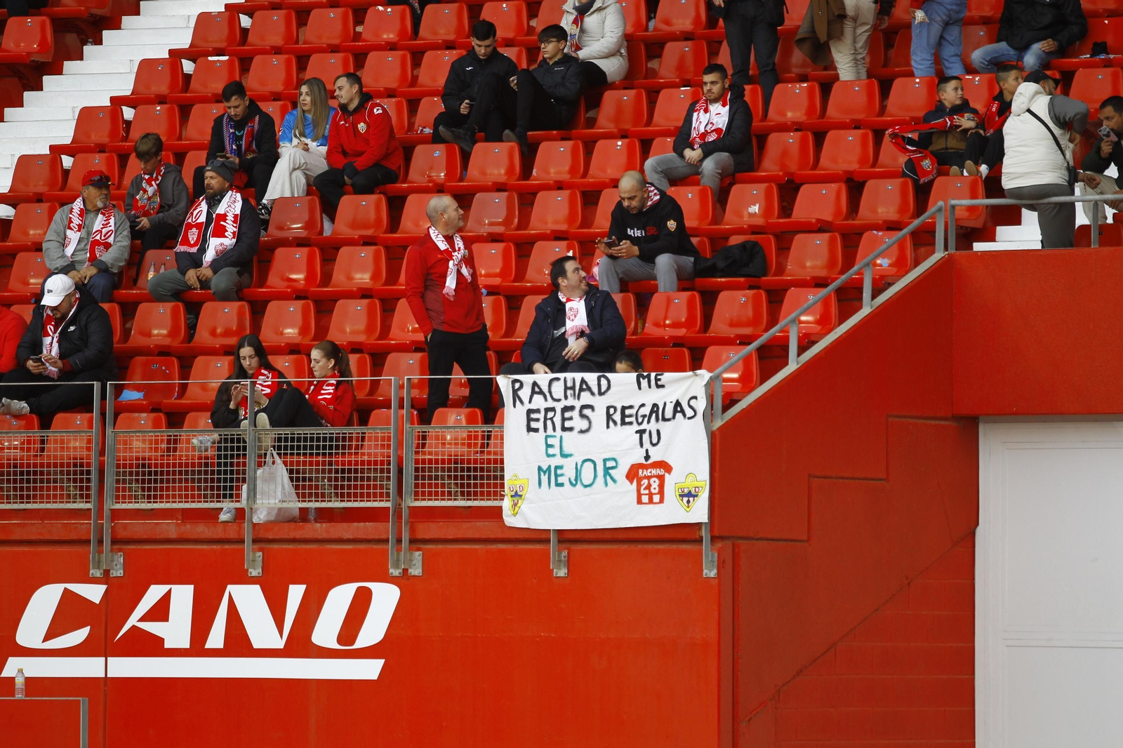 Búscate en la arrolladora victoria del Almería ante el Sevilla en la Copa del Rey, en imágenes