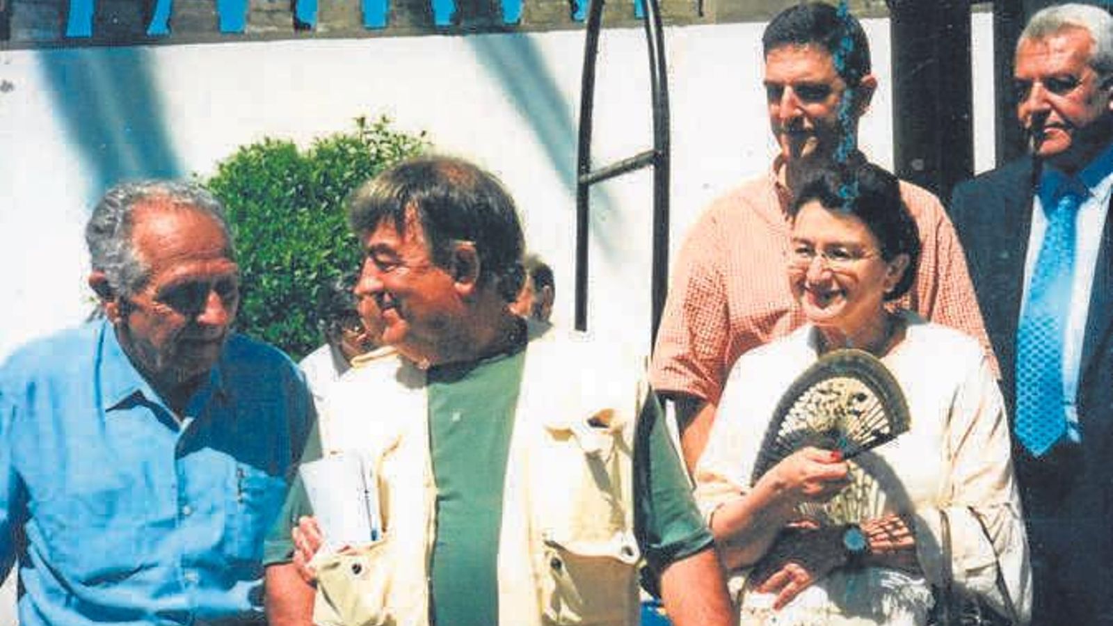 Dr. Aguadé y Feliú con los eurodiputados de los tres patrtidos políticos andaluces.