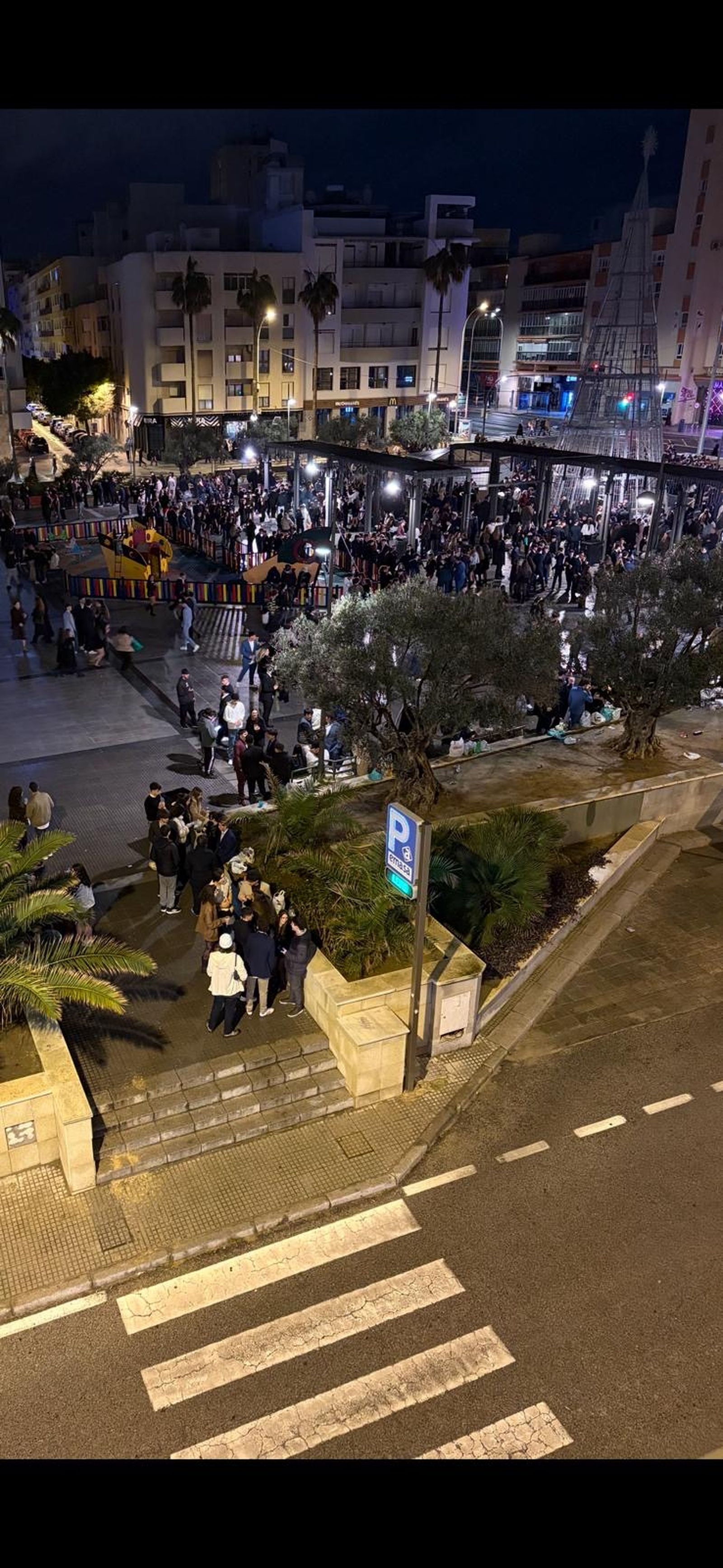 Botellón en la Glorieta Ana Orantes