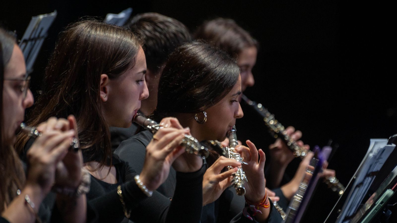 El concierto de la joven orquesta sinfónica de La Línea, en imágenes