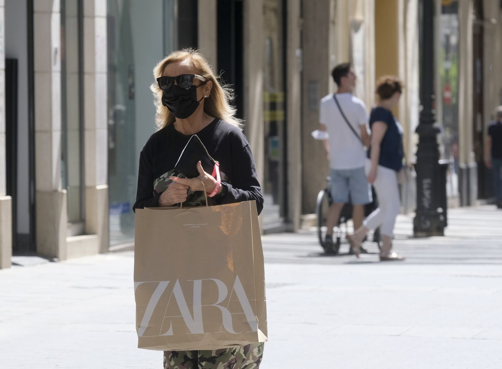 El primer domingo de las rebajas de verano en Córdoba, en imágenes
