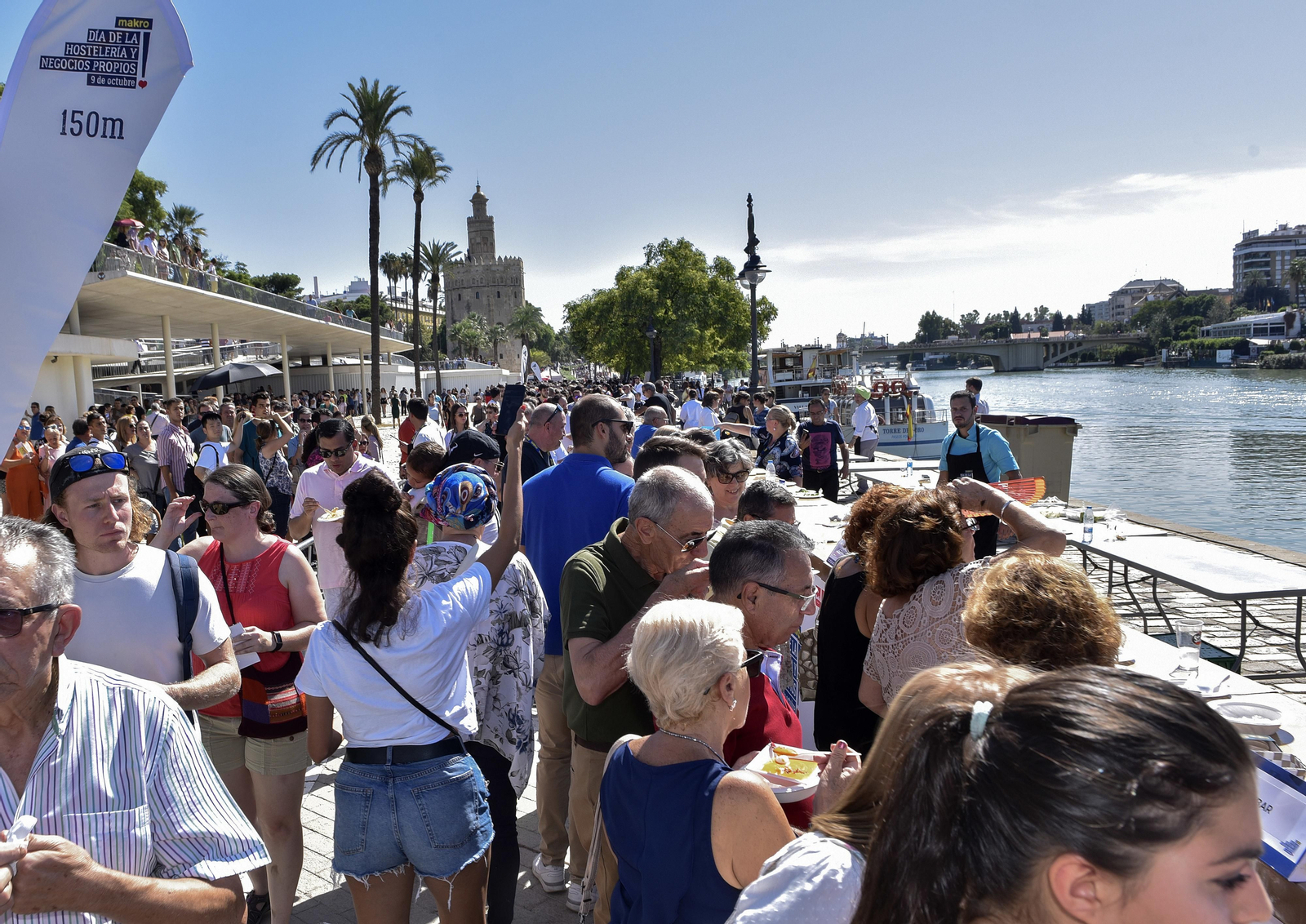 La barra de tapas más larga del mundo, en Sevilla