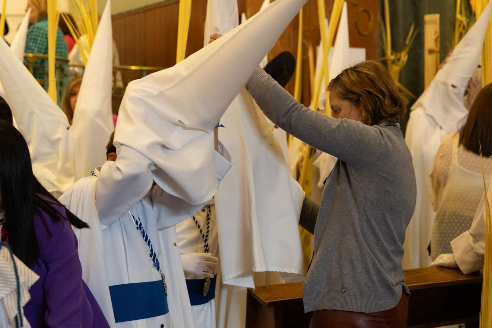 Los jiennenses se echan a la calle para presenciar la primera de las procesiones de la jornada: la Borriquilla (I)
