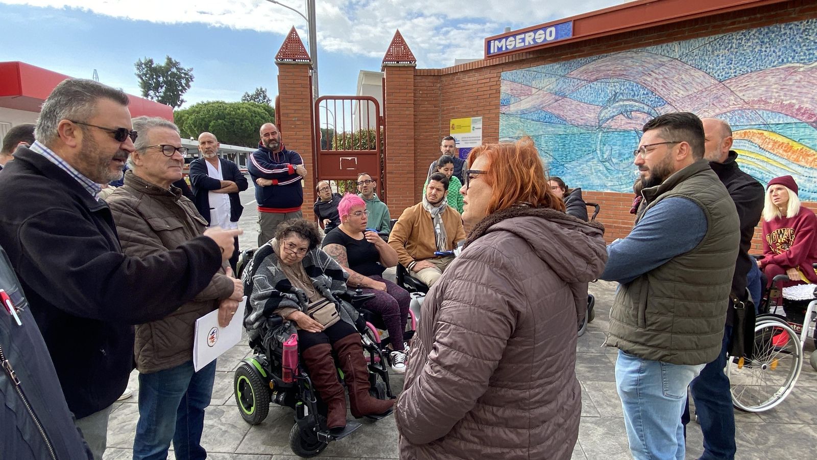 Visita de la diputada de Sumar, Engracia Rivera, a las instalaciones del CRMF de San Fernando.