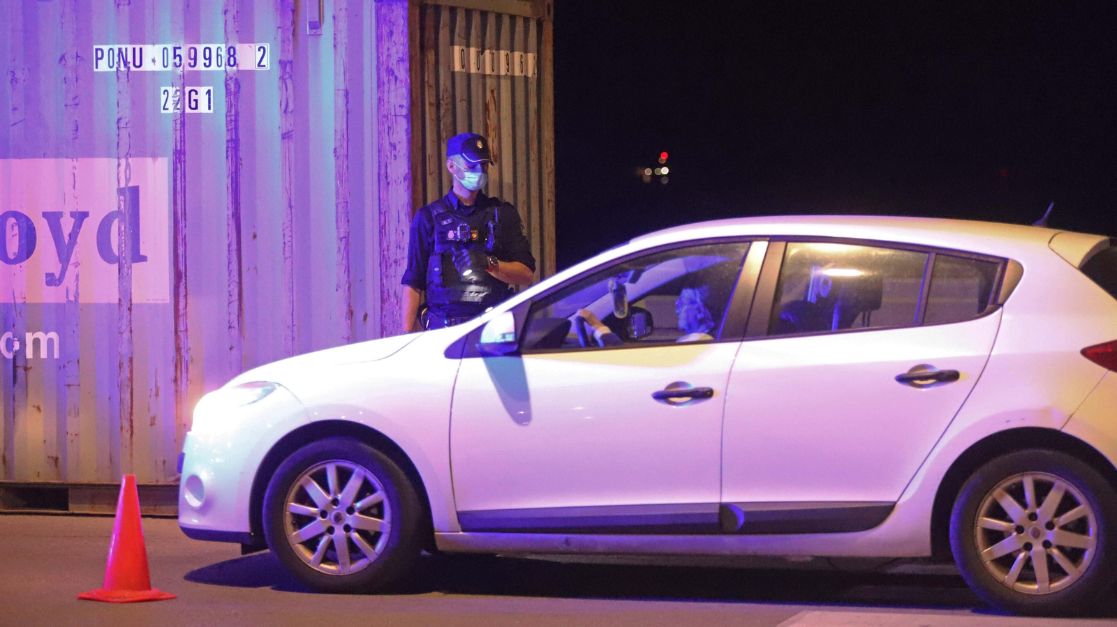 Fotos de una noche de patrulla con la Policía Nacional en La Línea