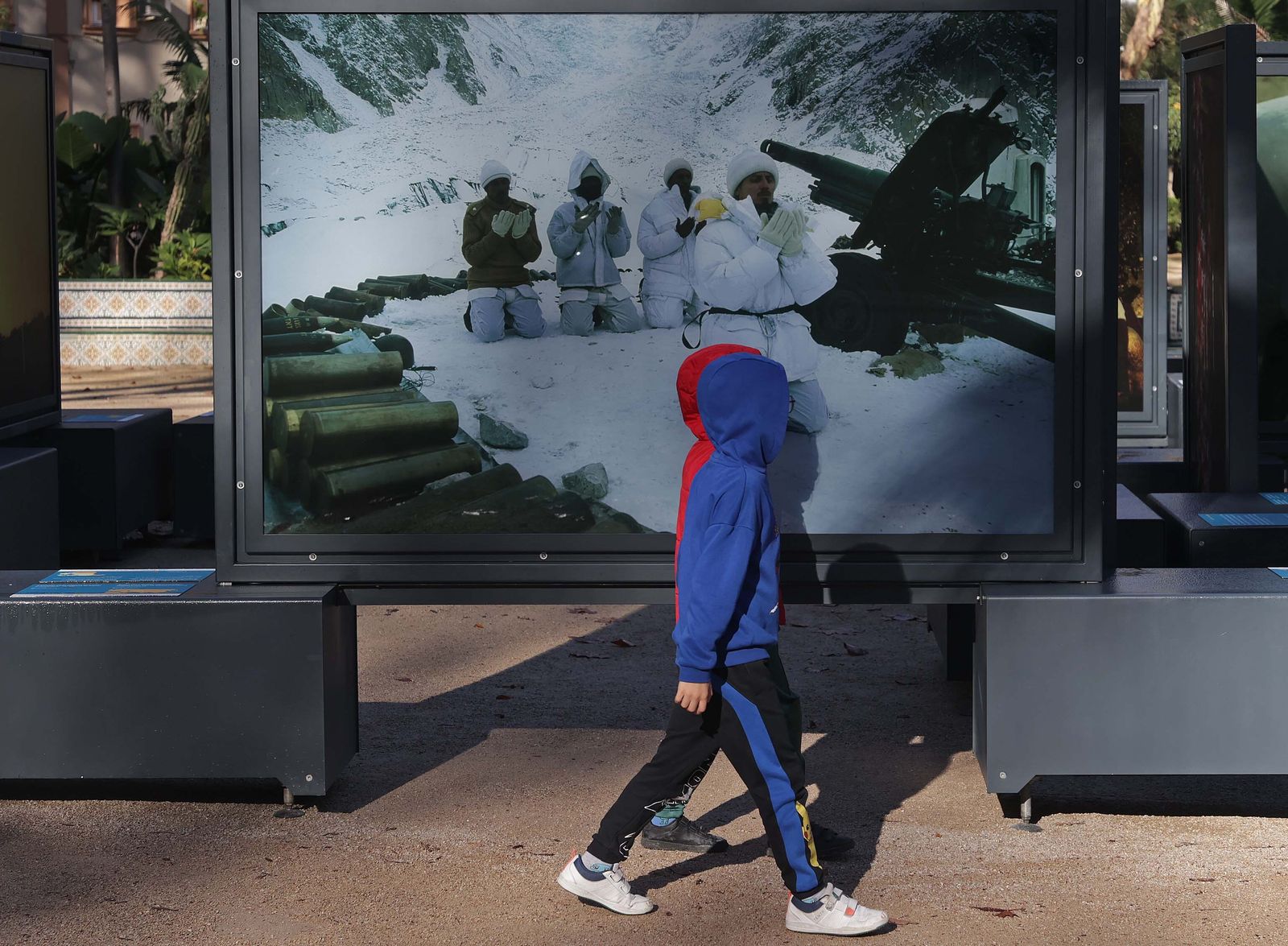 La exposición 'Colores del Mundo' del parque María Cristina de Algeciras, en imágenes