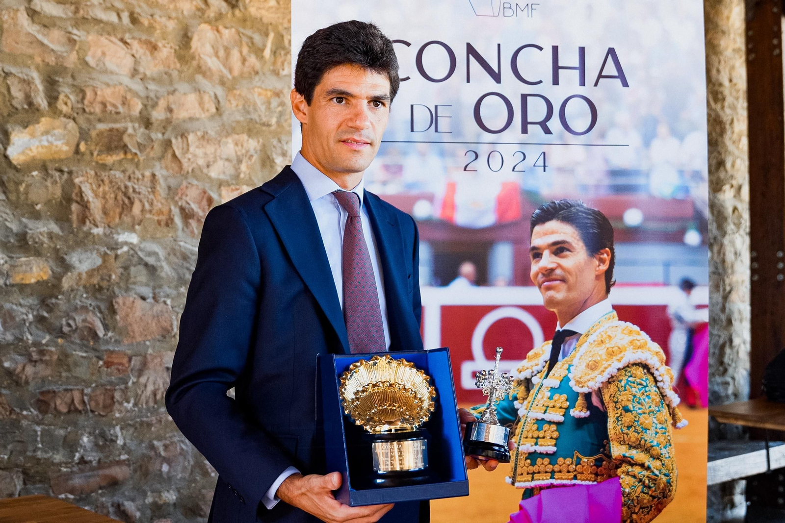 Aguado ha recogido el trofeo que le acredita como mejor intérprete de la Semana Grande de San Sebastián de 2024.