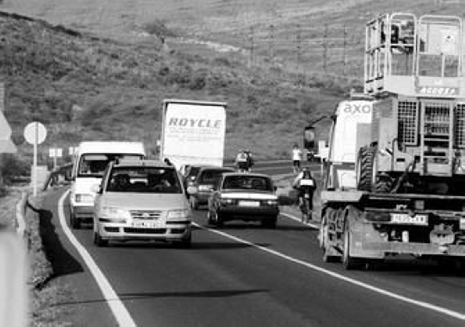 La A-8077 es una de las vías que más tráfico soportan a diario.