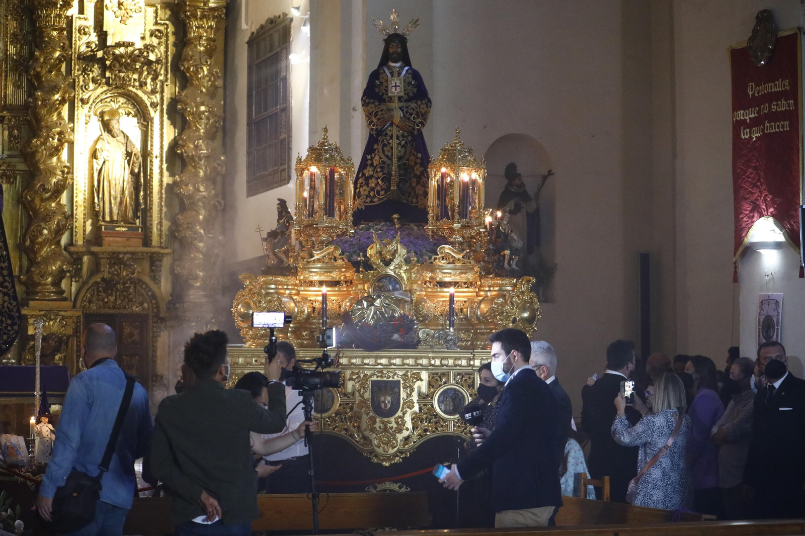 La espera para ver al Rescatado en Córdoba, en fotografías