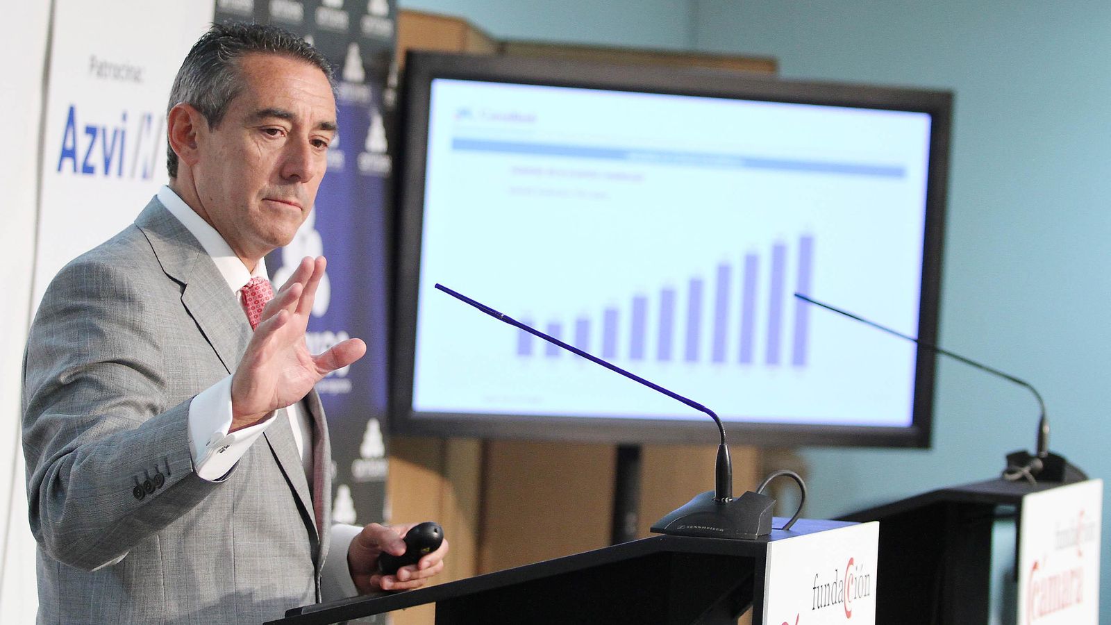 Juan Antonio Alcaraz, durante una conferencia pronunciada en Sevilla en 2015.