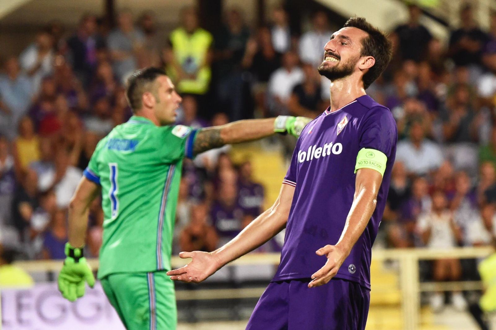 Davide Astori en un partido de la Fiorentina contra la Sampdoria