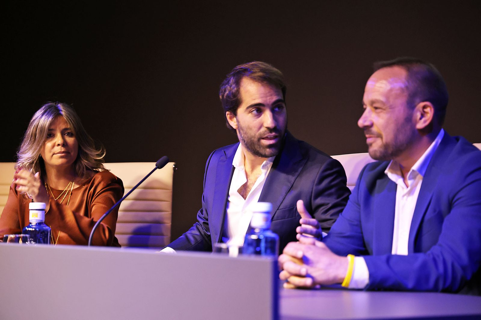 Movitransa presenta los nuevos modelos de BMW IX2 y el X2 en el complejo deportivo Lamiya