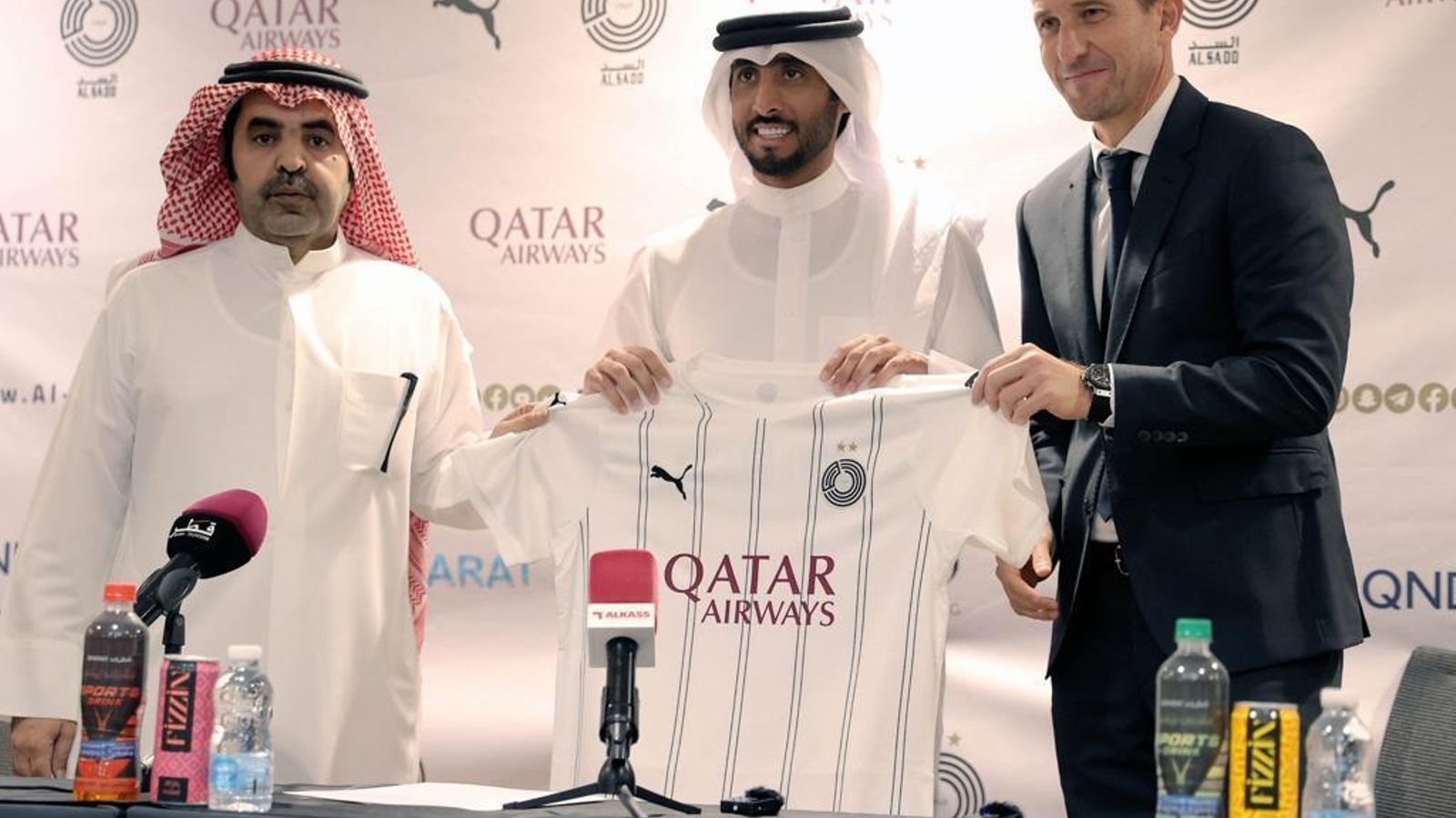 Javi Gracia el día de su presentación con el Al Sadd qatarí