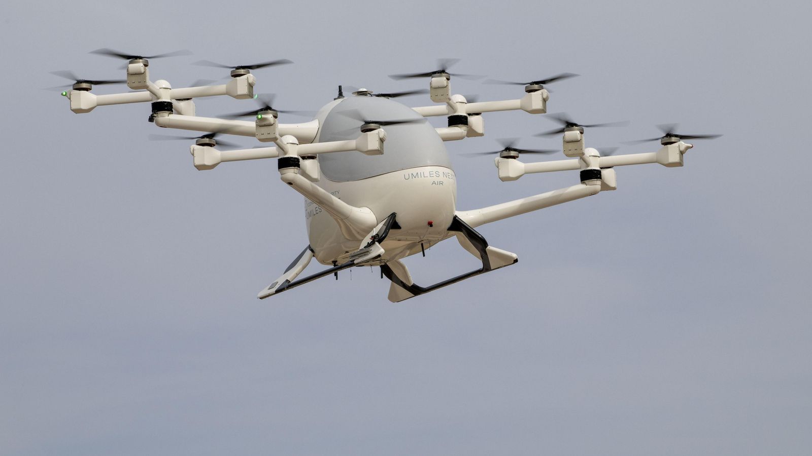 El dron taxi en pleno vuelo