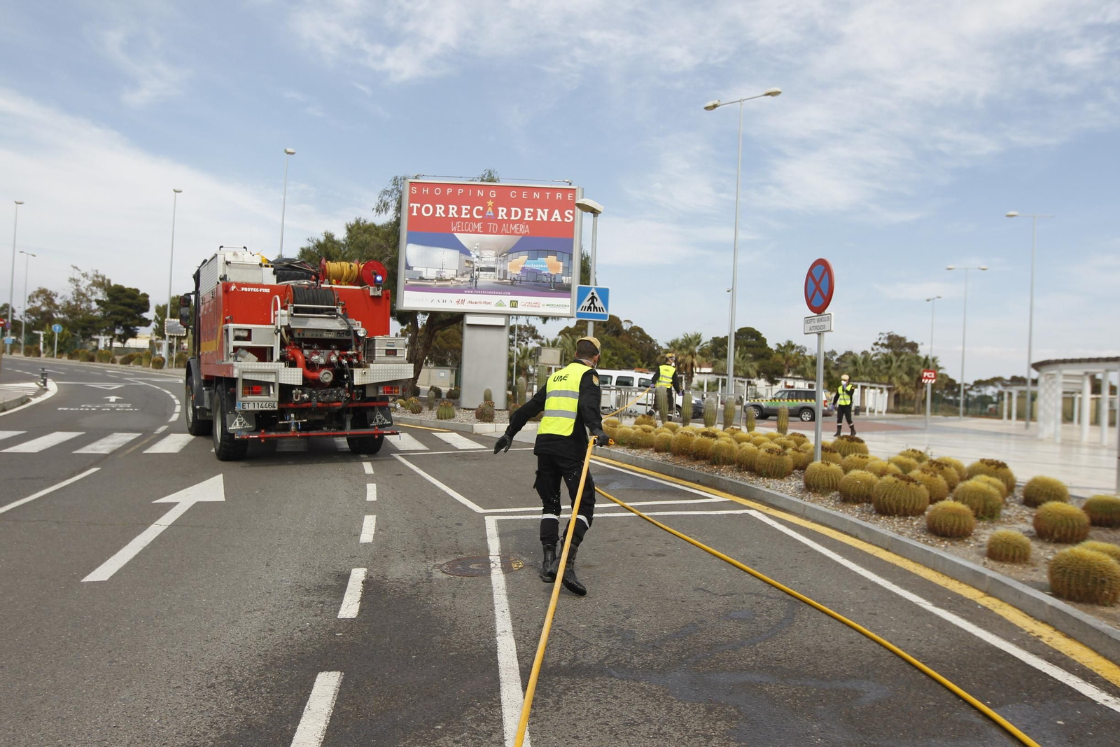 Fotogalería actuación INFOCA y UME por el coronavirus en Almería. Covid-19
