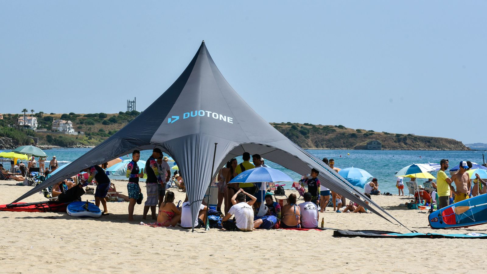 Las fotos del outlet solidario en Getares