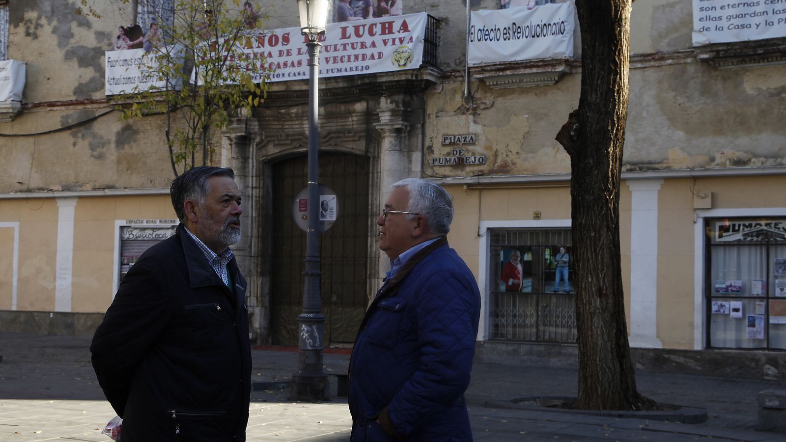 El fotógrafo Fernando Salazar con su hermano Miguel en el Pumarejo.