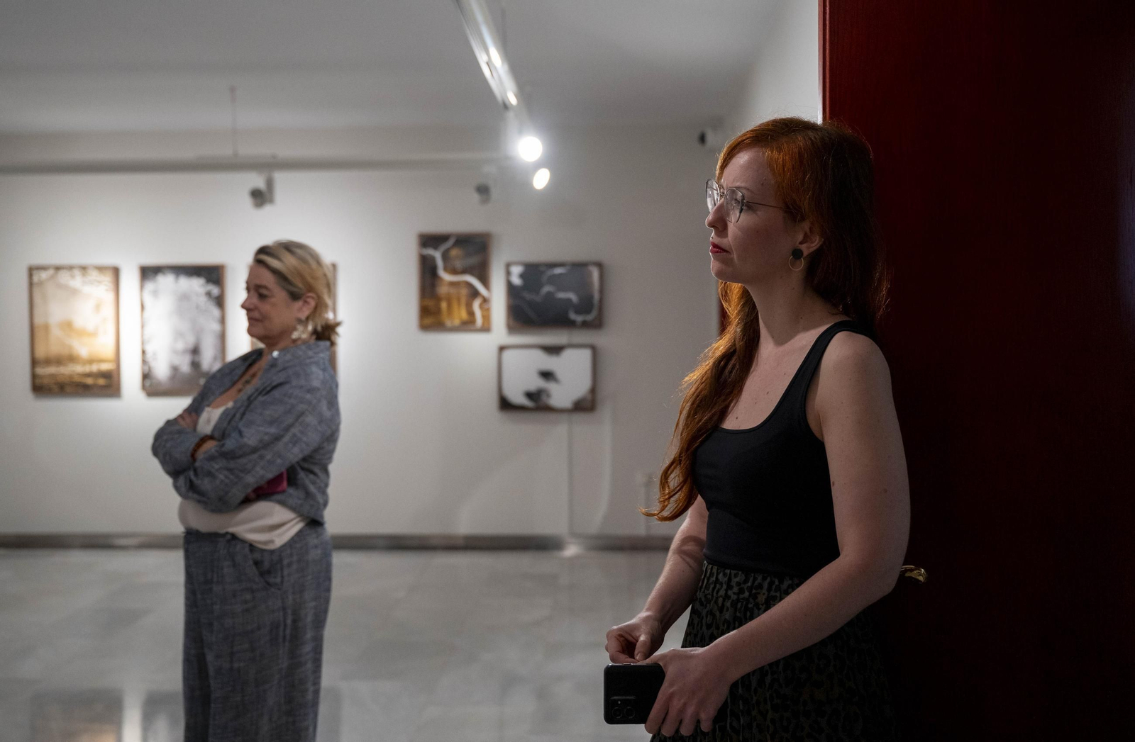 El comisario Sema D'Acosta y el artista Joan Fontcuberta presentan la exposición Háptica de la Fundación Unicaja