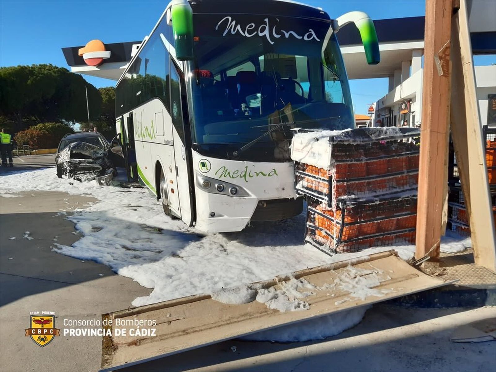 El siniestro tuvo lugar en la gasolinera del kilómetro 4 de la carretera de Sanlúcar, término de El Puerto