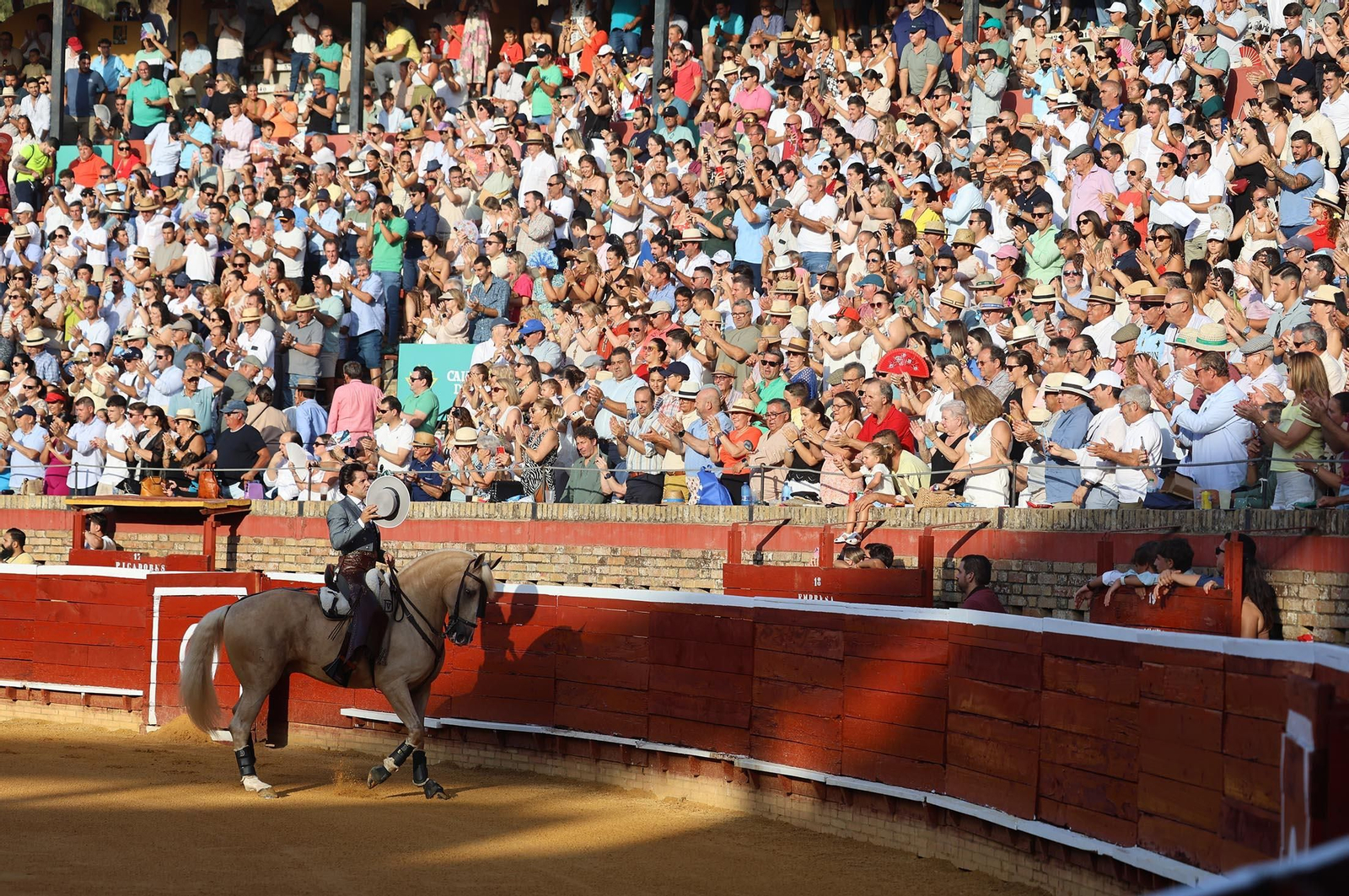 Búscate en la Plaza de Toros La Merced en la tarde de Rejoneo del 3 de agosto