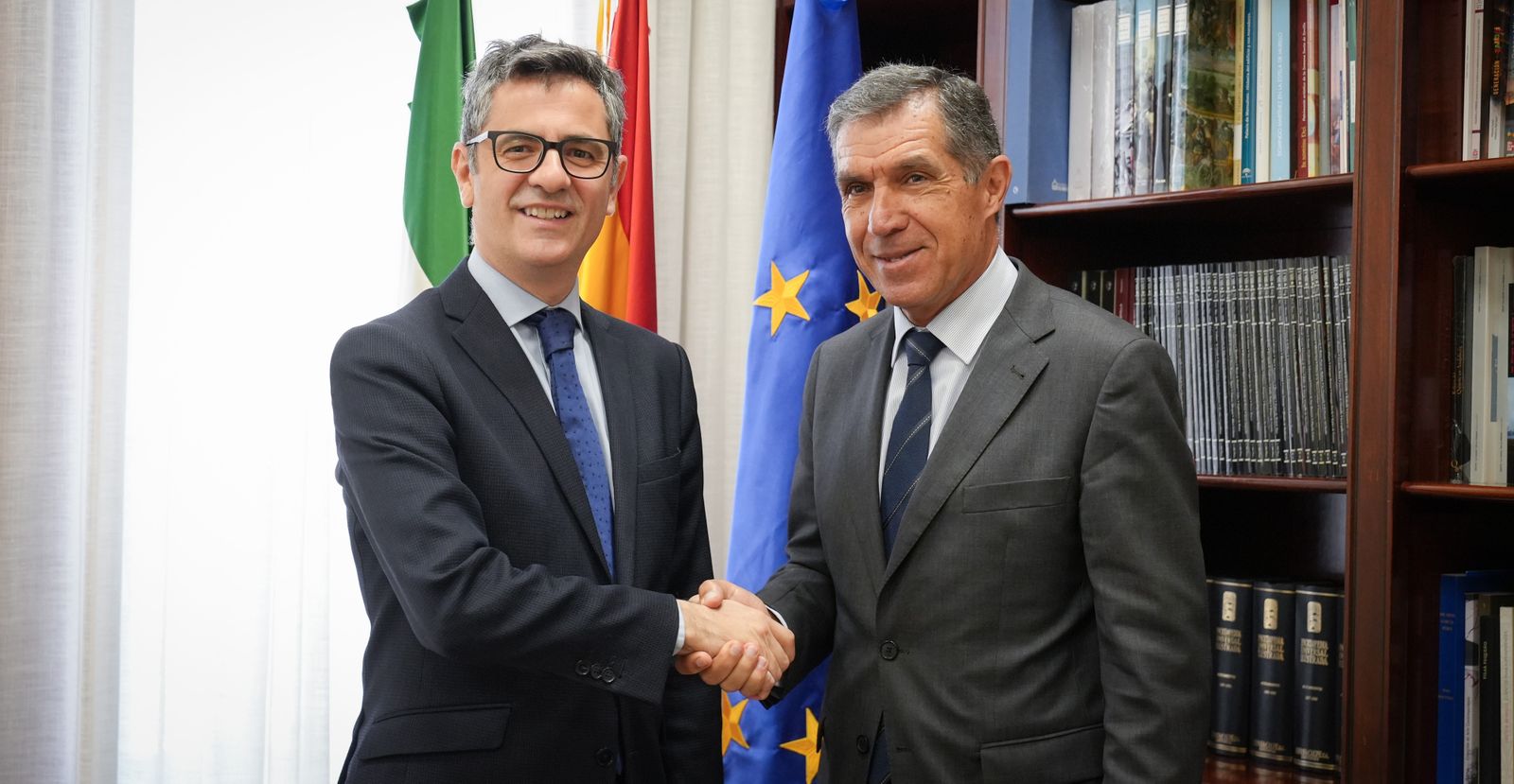 Félix Bolaños y Lorenzo del Río, este jueves por la mañana en la Fundación Cajasol de Sevilla.