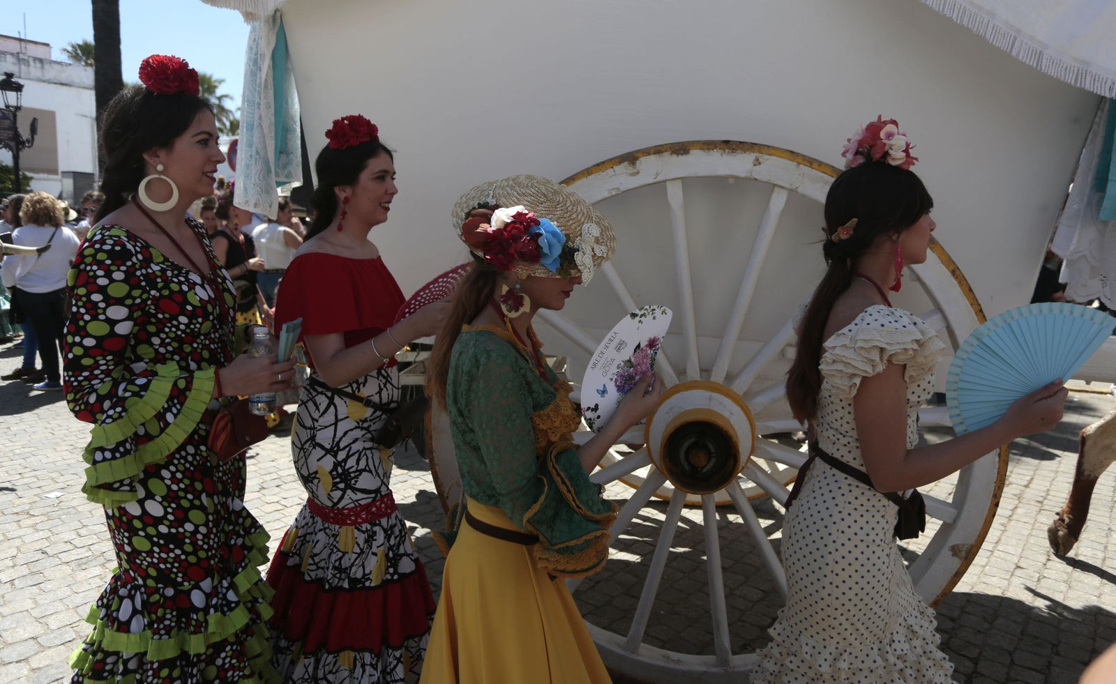 Paso de las hermandades por Villamanrique