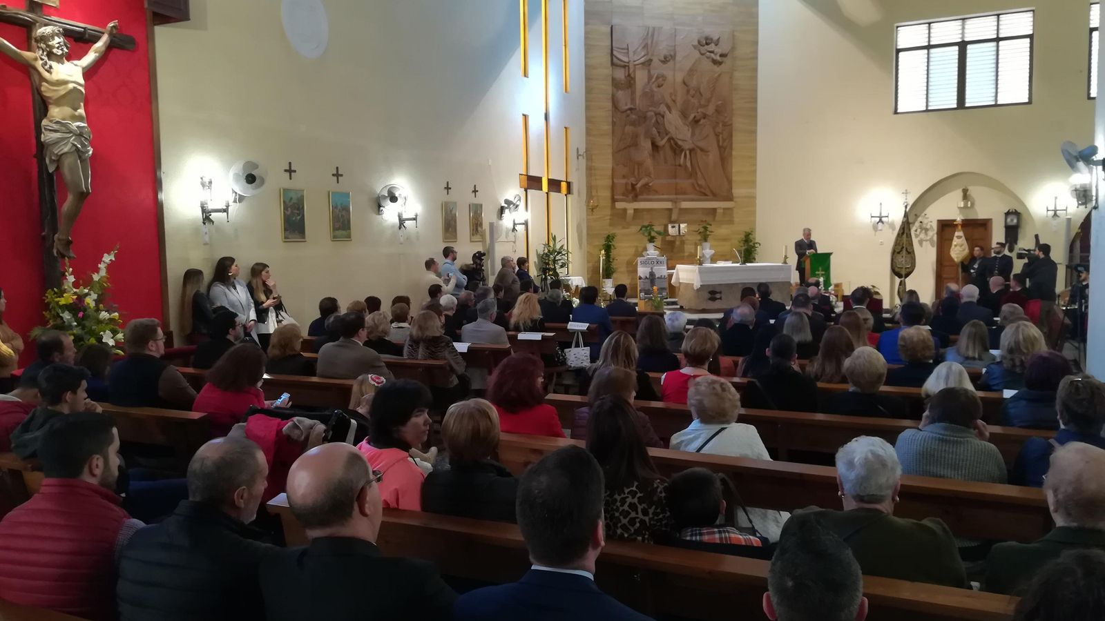 La Iglesia de San Ildefonso, hasta arriba, para presenciar este XII Pregón.