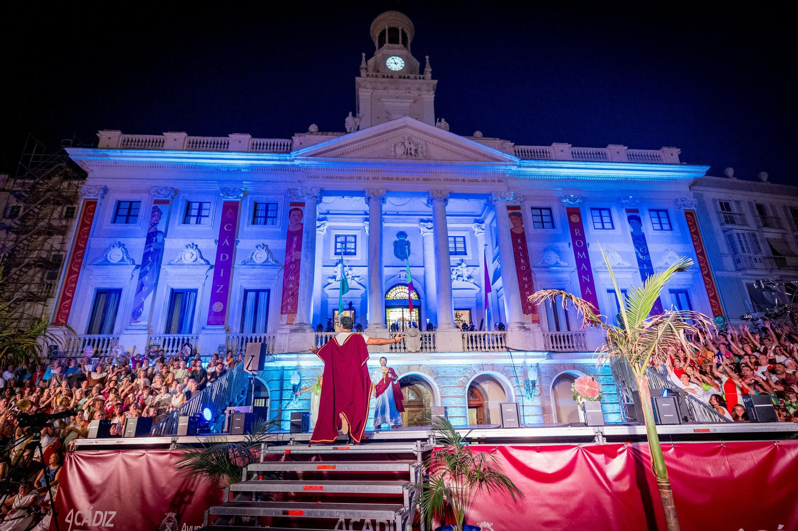 Las imágenes de Gades Romana 2025: la comitiva y el espectáculo inaugural en Cádiz