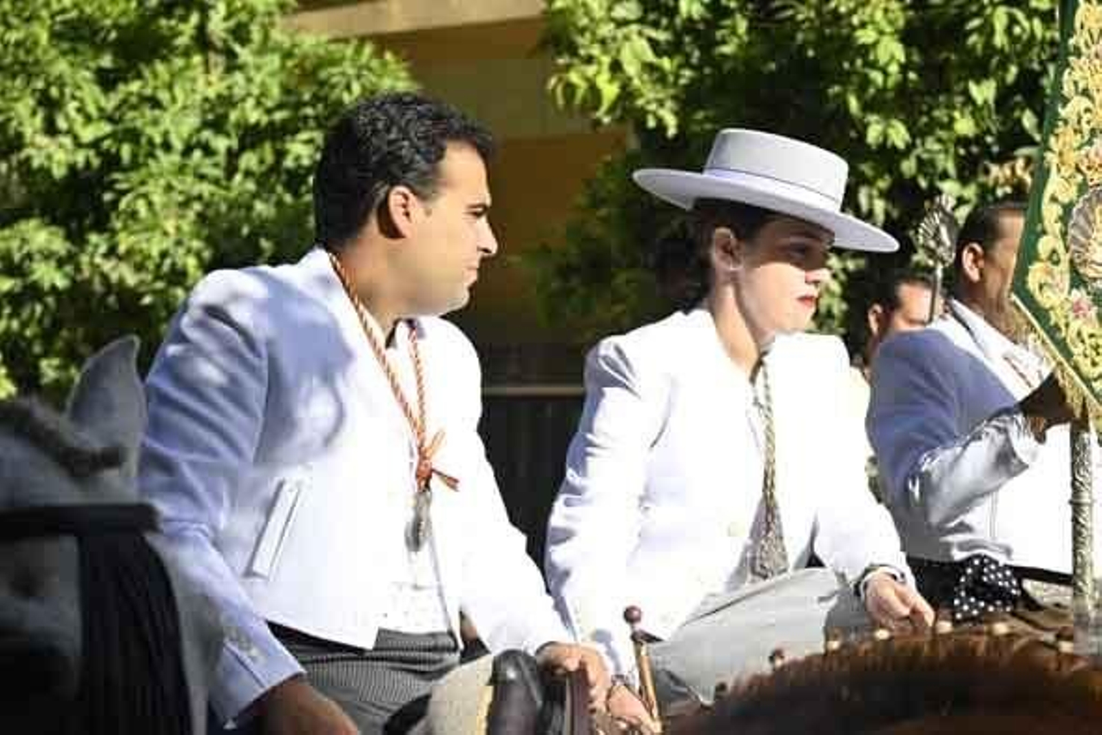 Las mejores imágenes de los peregrinos en la salida de Emigrantes