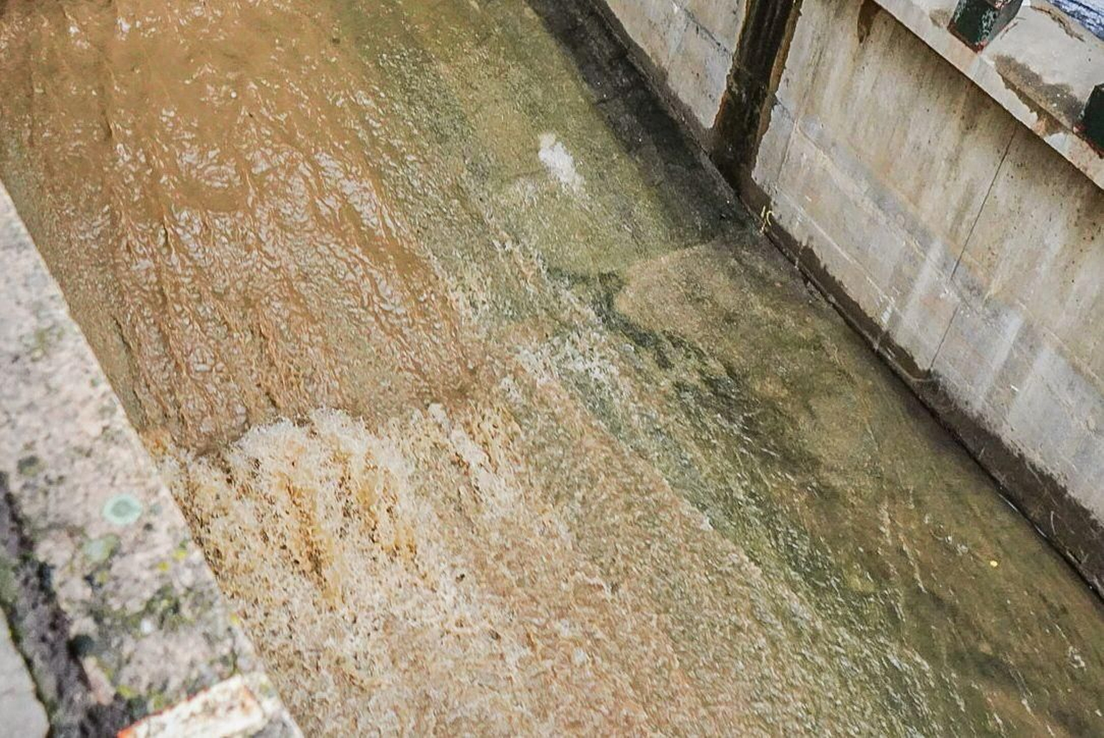 Galería | El agua toma la ciudad de Granada como consecuencia de la Dana
