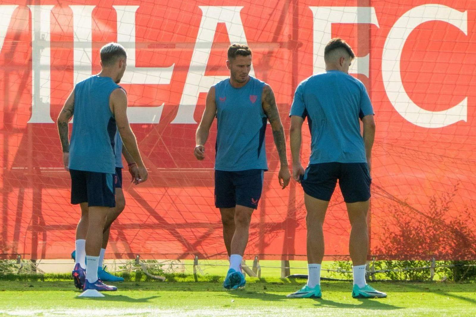 Saúl, entrenándose con el Sevilla FC.