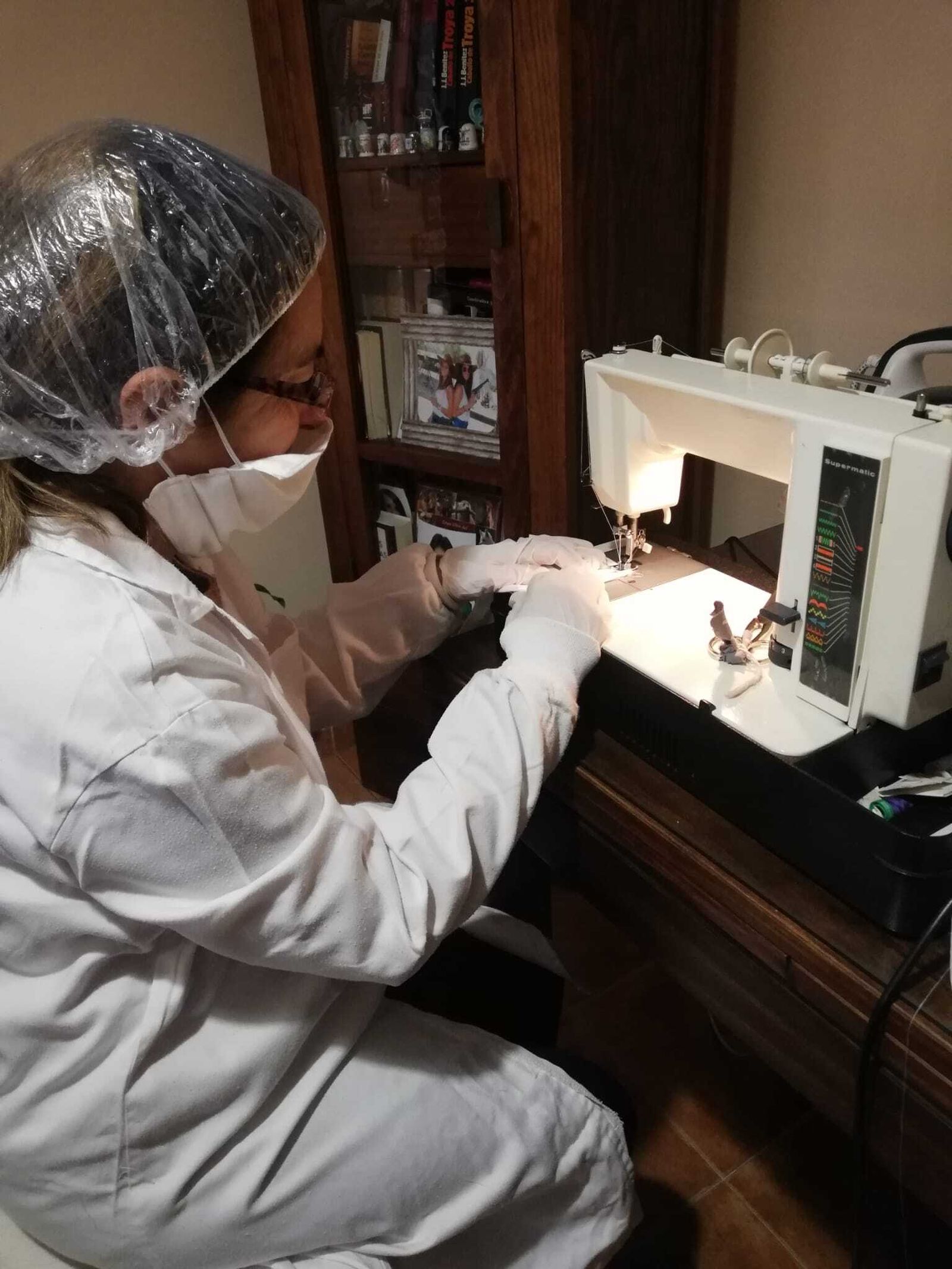 Fabricación de mascarillas.