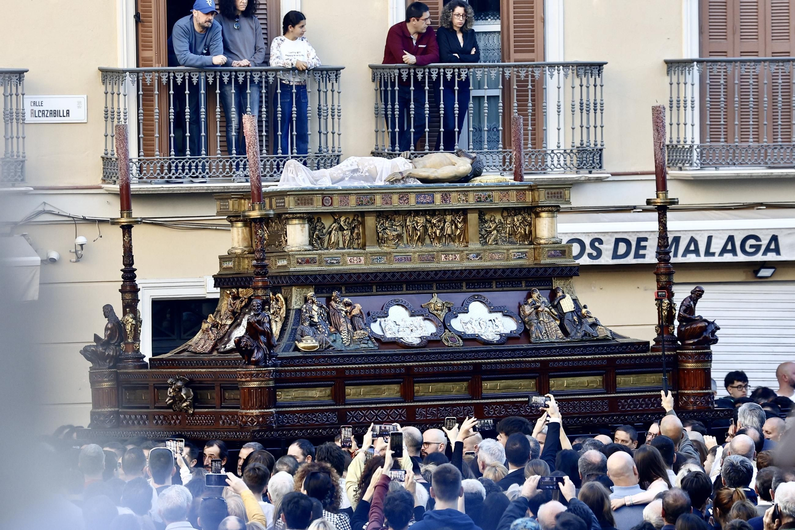 El Sepulcro el Viernes Santo en Málaga, en imágenes