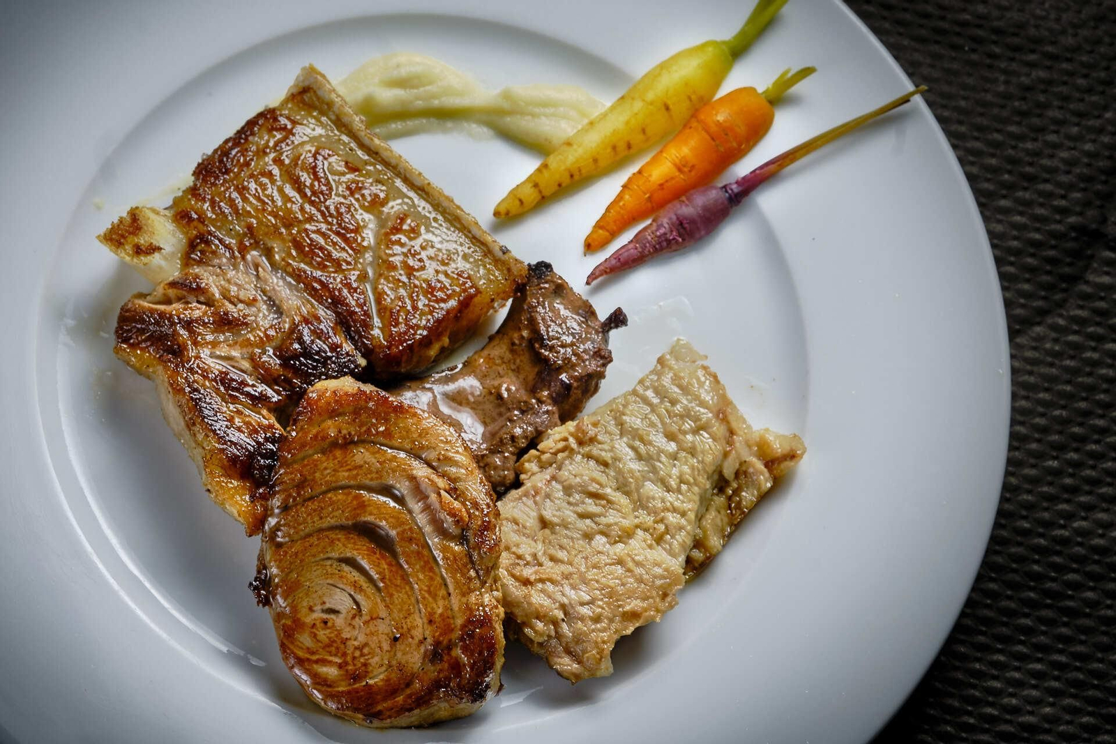 Parrillada de Atún Rojo (Morrillo, Ventresca, Parpatana y Corazón) de Casa Reyes en El Palmar.