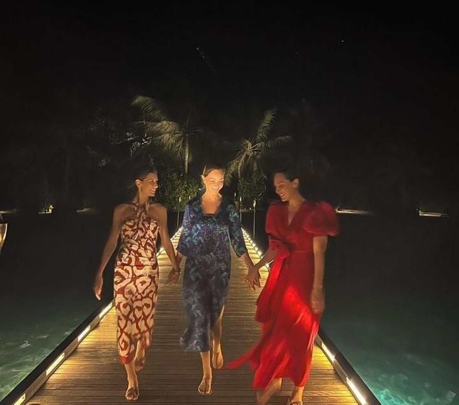 Tamara Falcó ha estado arropada por Isabel Preysler y Ana Boyer en su celebración sorpresa de cumpleaños en las Islas Maldivas.