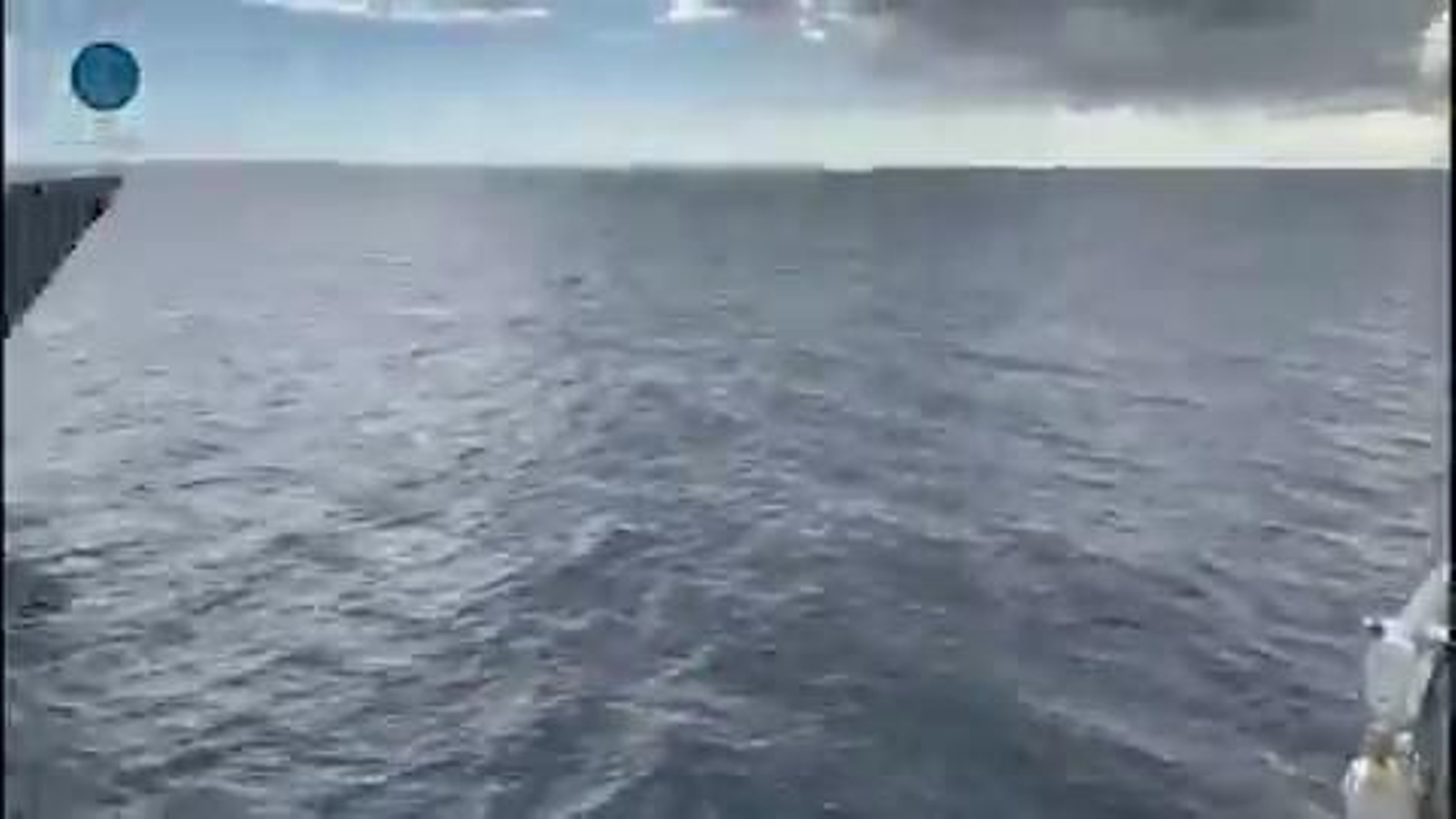 El patrullero 'Vígía' de la Armada se adiestra durante su operación de vigilancia en el Estrecho de Gibraltar.