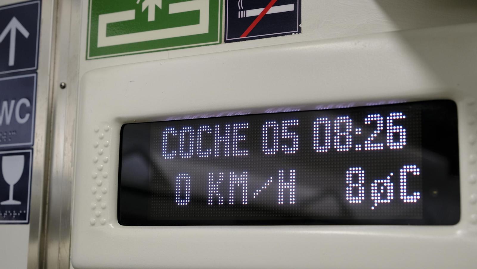 El primer Alvia de Renfe sale de la Estación de Huércal de Almería, en imágenes