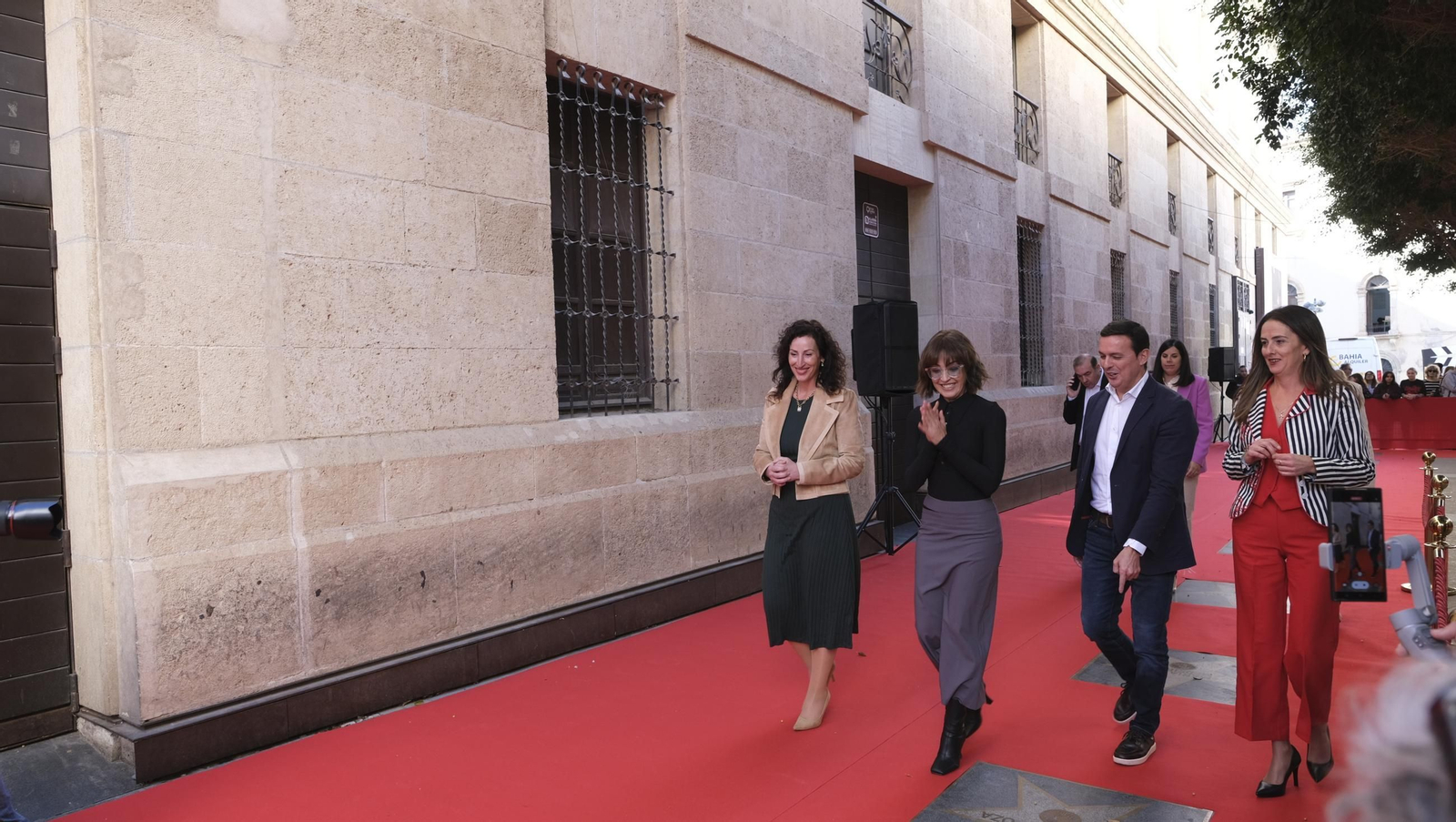 Verónica Sánchez, una estrella de FICAL en el Paseo de la Fama de Almería, en imágenes