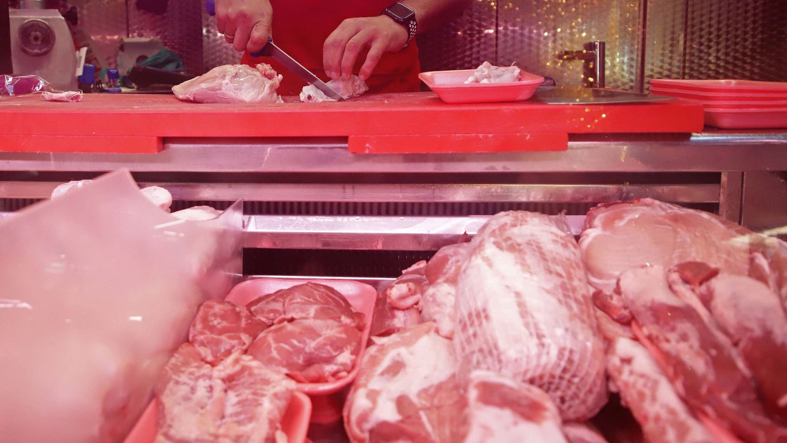 La Guardia Civil realiza inspecciones en ventas del Campo de Gibraltar para comprobar la trazabilidad de los diferentes productos cárnicos.