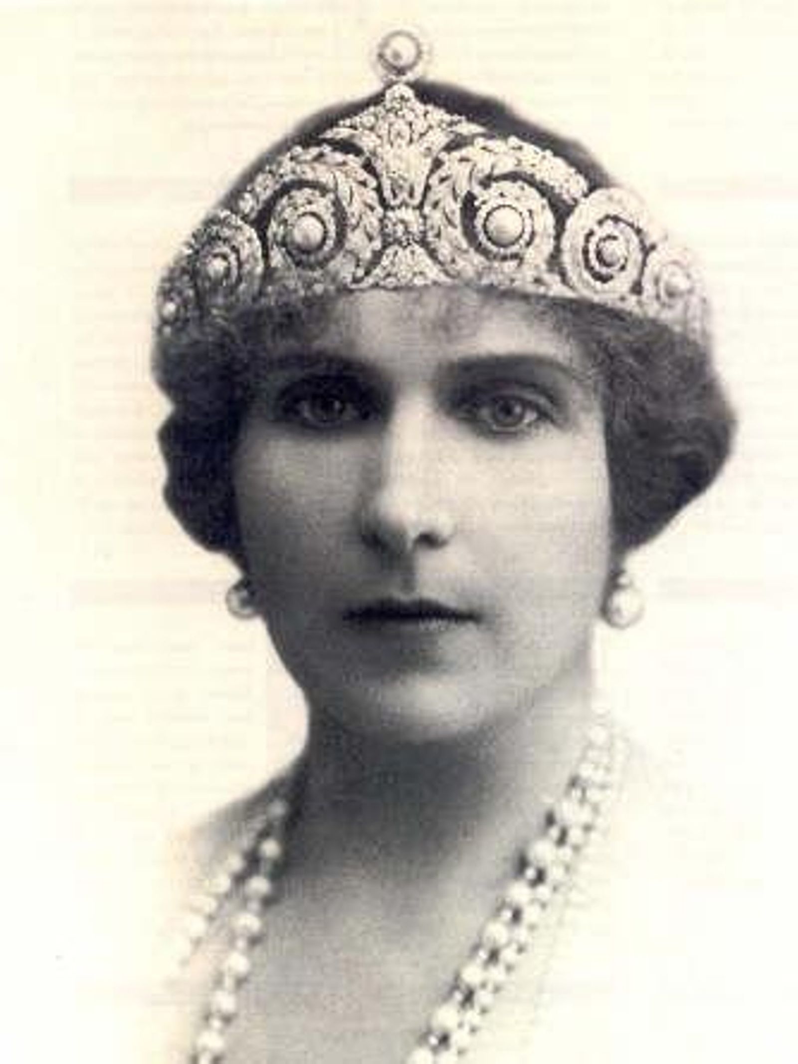 Victoria Eugenia con la tiara Cartier