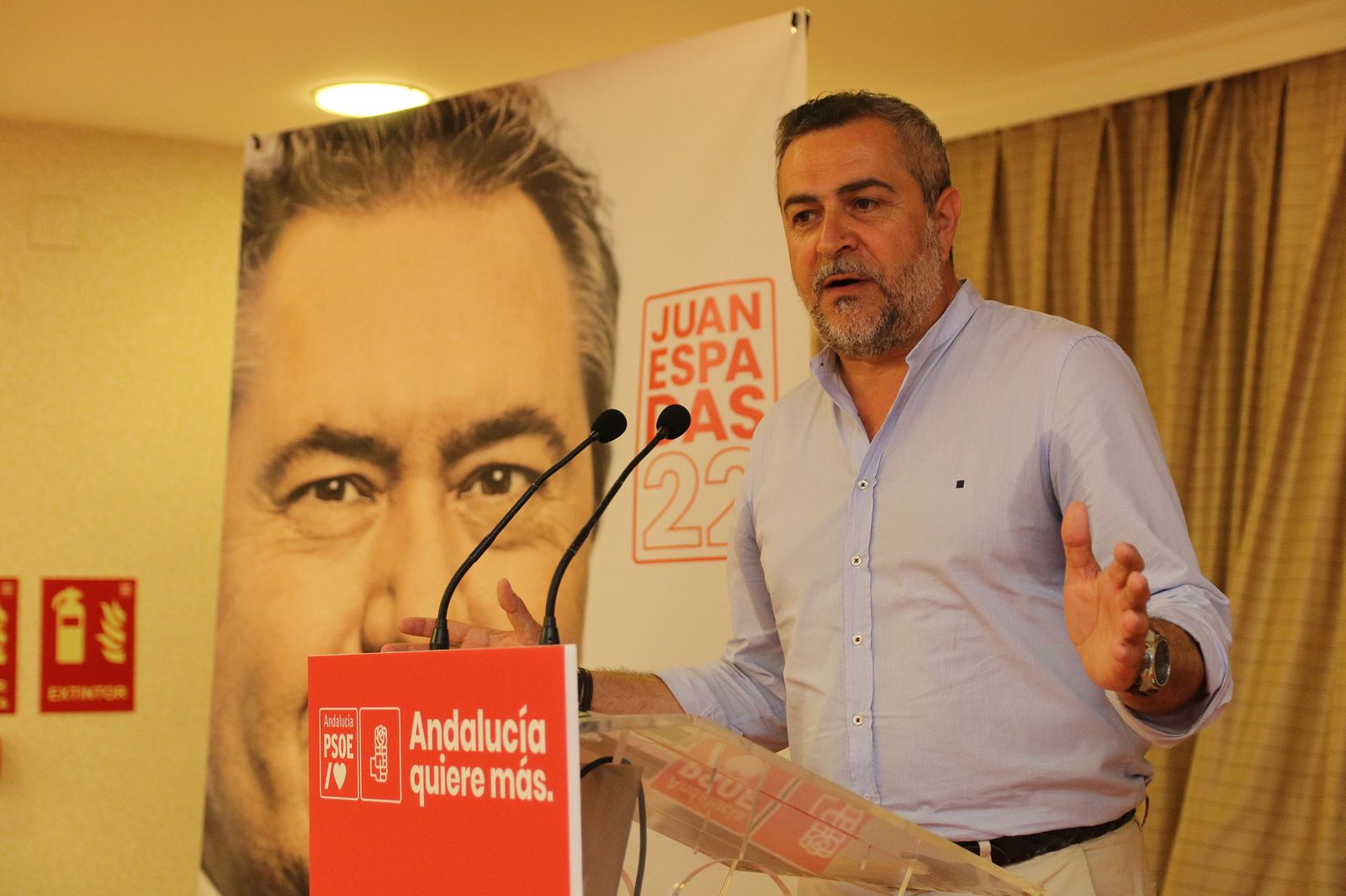 Fotogalería del ministro de Agricultura, Luis Planas, en un acto del PSOE de Almería