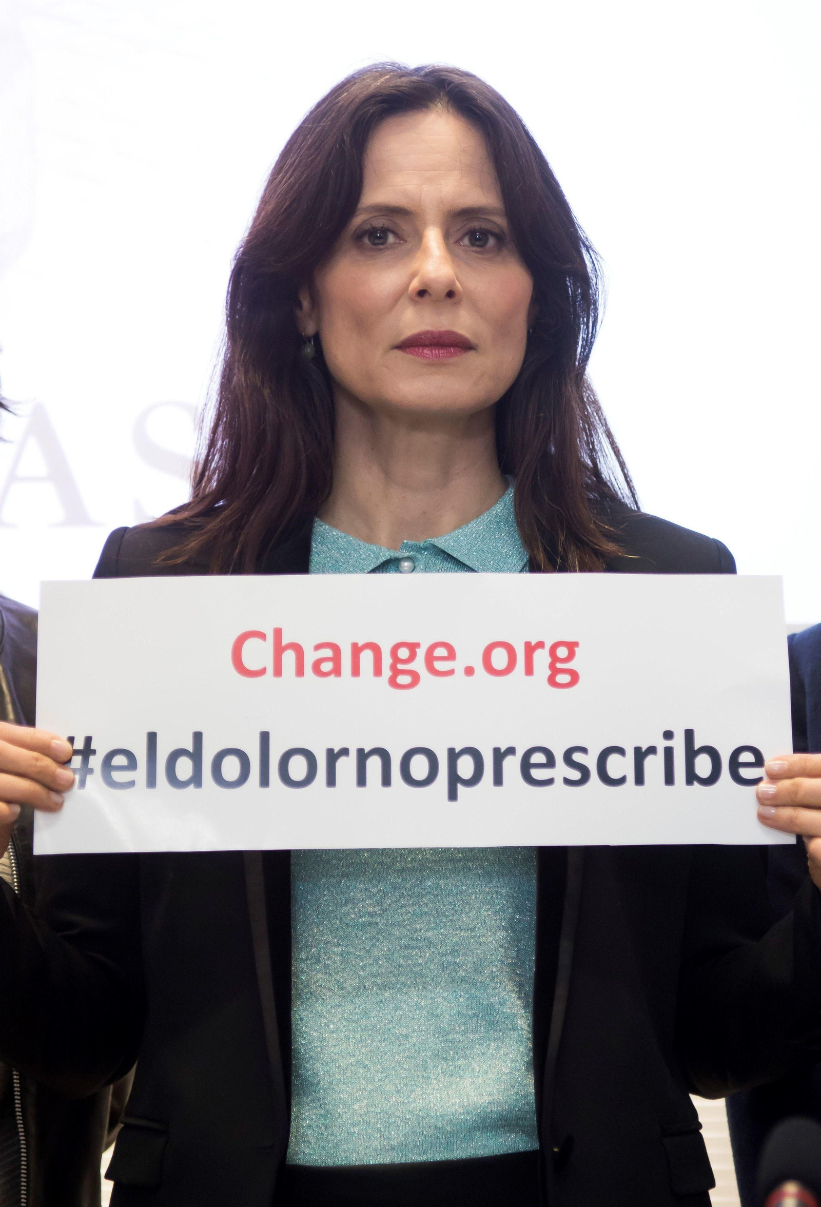 Aitana Sánche-Gijón, con el cartel de la campaña, durante su presentación.