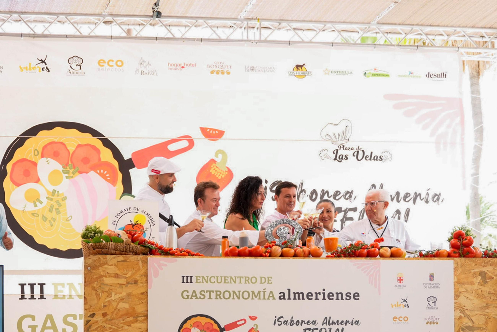 La Cofradía del Tomate y la semifinal del concurso gastronómico de la Feria de Almería, en imágenes