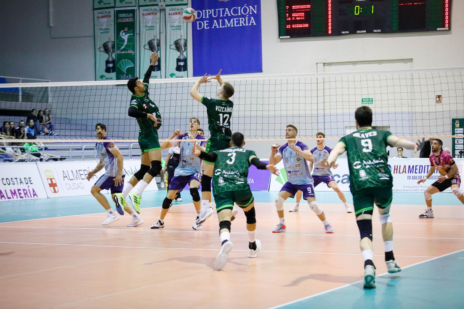 Imágenes del partido entre Unicaja Almería y Grupo Herce Soria