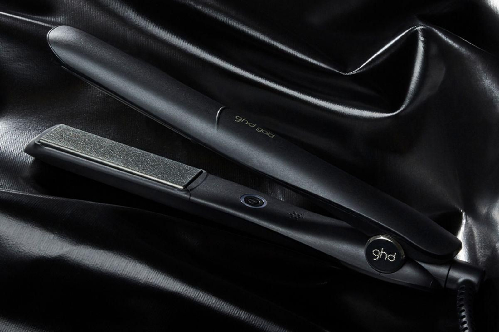 Esta plancha de pelo ghd está arrasando en Amazon y ahora está disponible ¡con un 38% de descuento!