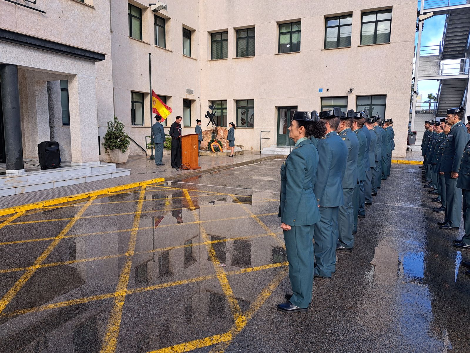 Homenaje en Cádiz a los guardias civiles fallecidos en acto de servicio.