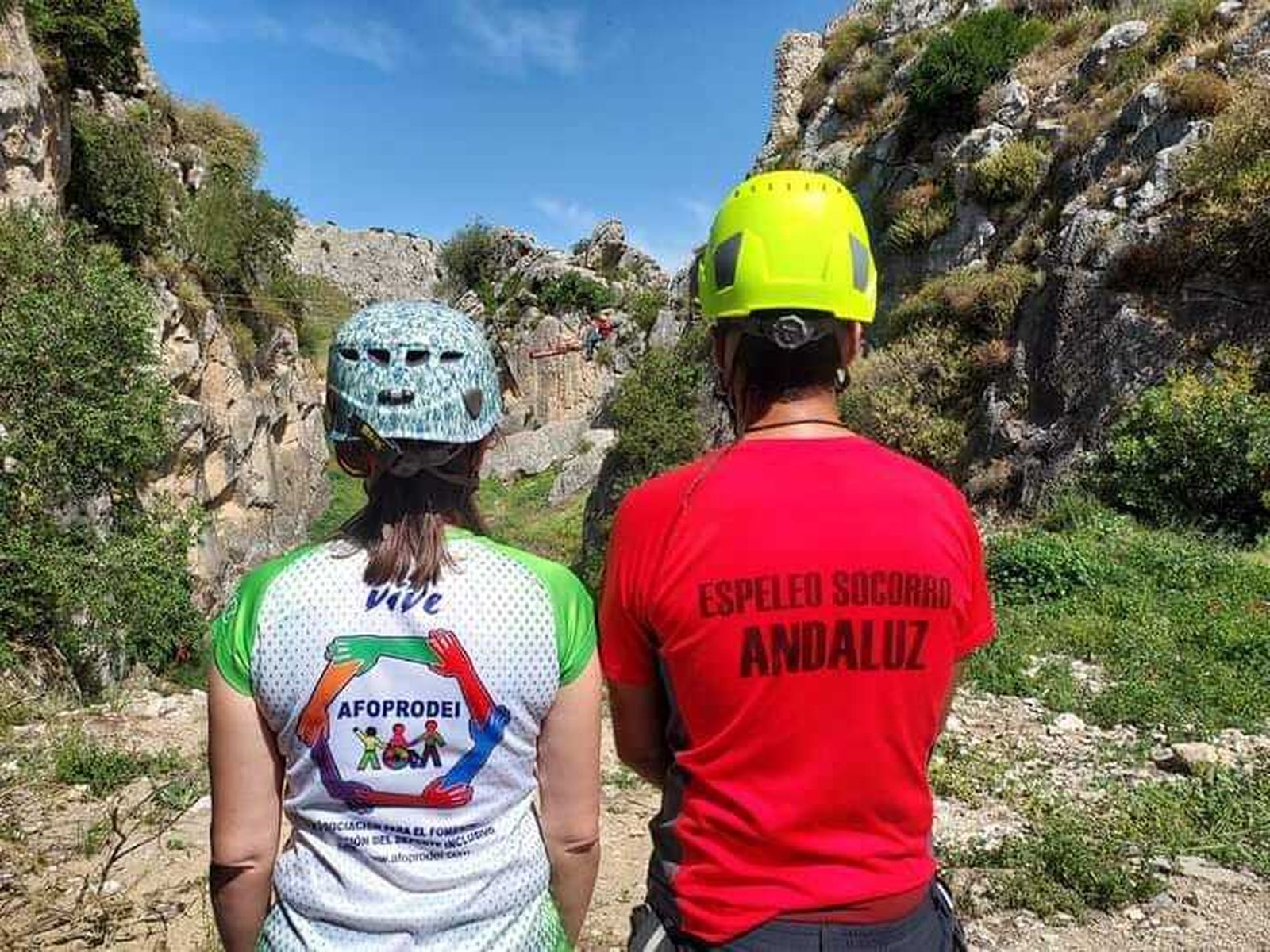 La jornada inclusiva se realiza gracias al Grupo Espeleosocorro Andaluz y la asociación AFOPRODEI.