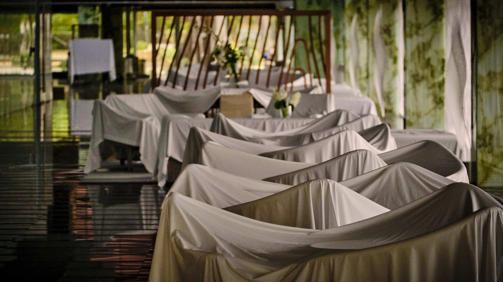 El coronavirus dejó muchos hoteles cerrados ofreciendo imágenes como ésta del Parador Atlántico de Cádiz